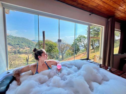 Corrego do Bom Jesus Haus | Mirante Da Colina08, com hidro, café da manhã e piscina