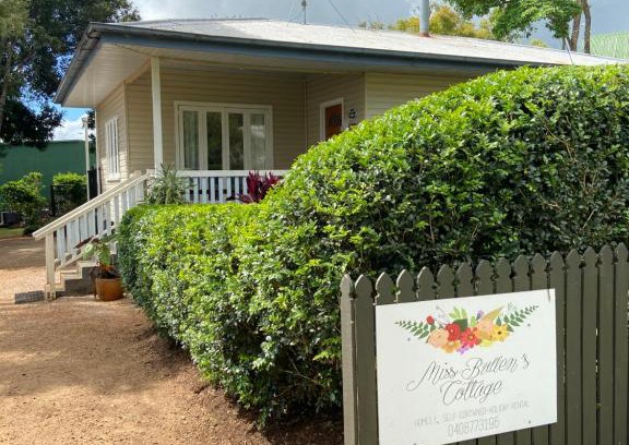 Yungaburra Haus | Miss Bullens Cottage