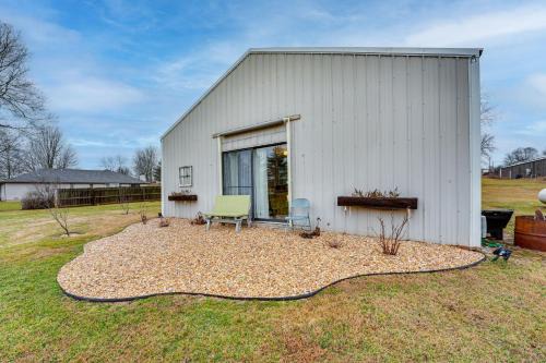 Nixa Wohnung | Missouri Couples Retreat Shouse with Patio, Yard
