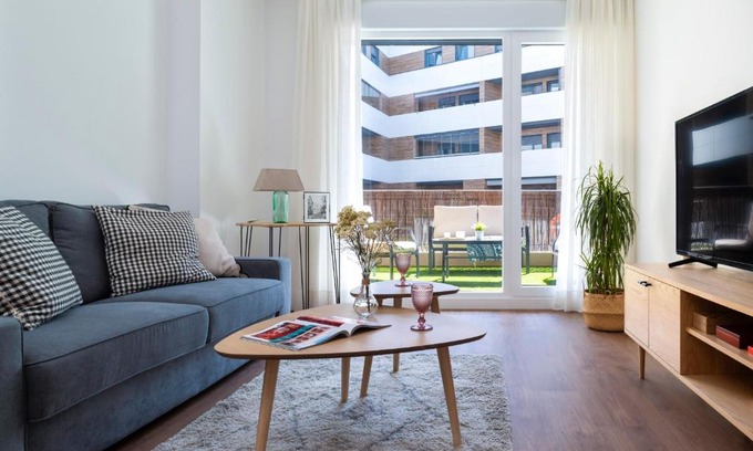 La Florida Wohnung | Misterhost La Florida Piscina y Terraza