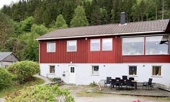 Florø Wohnung | Mjellhaugen by Interhome