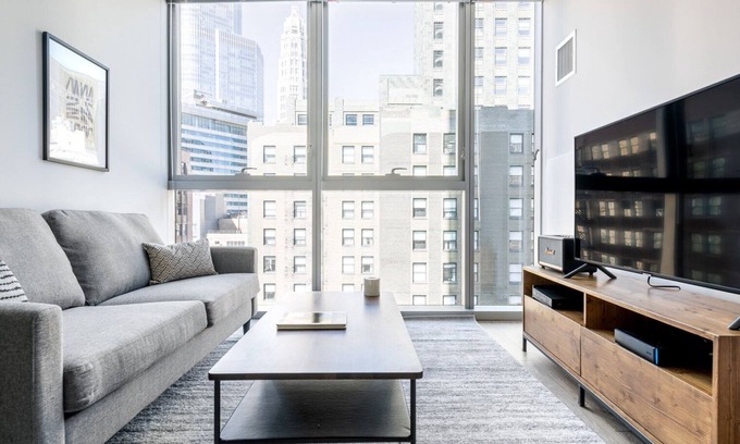 Downtown Chicago Wohnung | Mod Gold Coast 1BR w/ Gym, nr. Magnificent Mile & the L, by Blueground