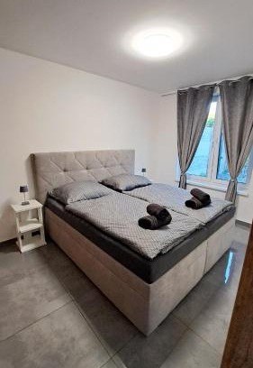 Slovensky Grob Wohnung | Moderný 3 izbový dom so záhradou a terasou blízko Bratislavy