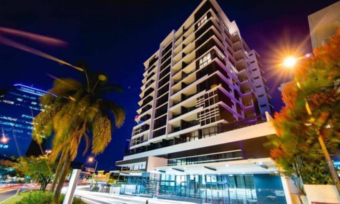 Toowong Wohnung | Modern 1-Bedroom Apartment with Parking & Pool in Toowong