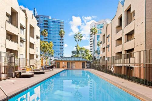 University City Wohnung | Modern 1BR in Heart of UTC - Close to Beaches, Shopping, Dining, UCSD