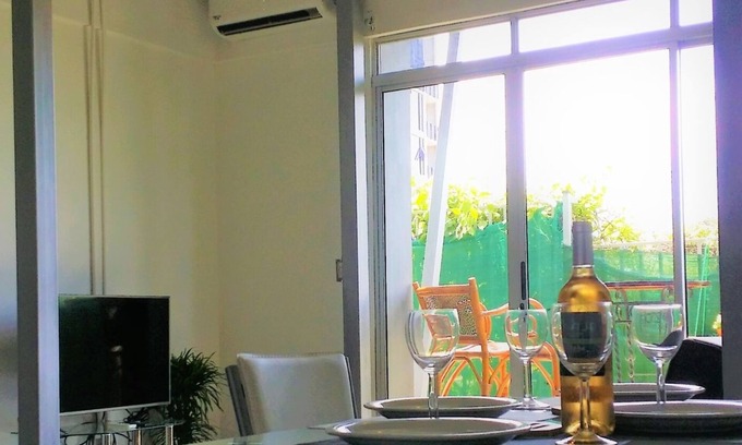 Santa Ana Wohnung | Modern 2br/1.5ba Apt w/ AC & Great Location. #C