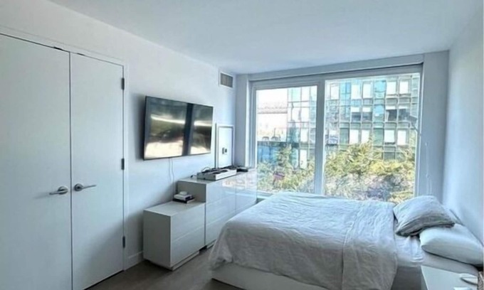 Williamsburg Wohnung | "Modern 2BR/2BA Apartment - With Williamsburg Bridge Views, NYC!"
