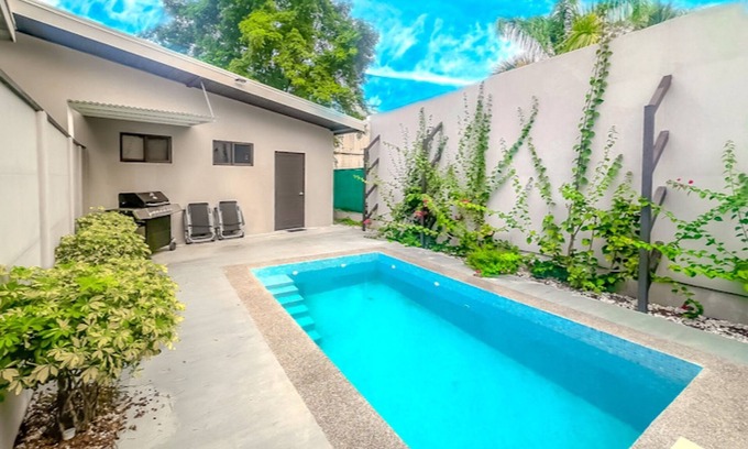 Uvita Haus | Modern 3-bed in Downtown Uvita with Pool