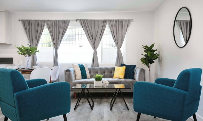 Glendale Wohnung | Modern 3BR Apt | Parking in Glendale