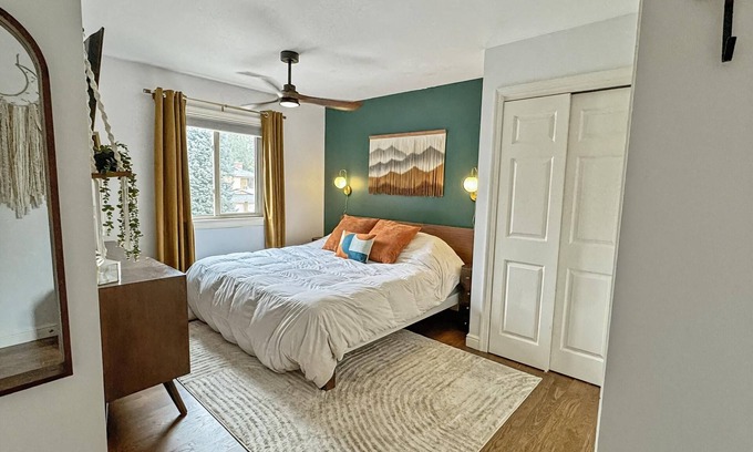 Marston Haus | Modern 3BR Getaway: Backyard Oasis, Chef Kitchen, Offices & 15 min to Red Rocks