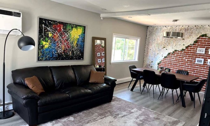 Everett Wohnung | Modern 3BR Home Near Airport & Downtown w/Parking