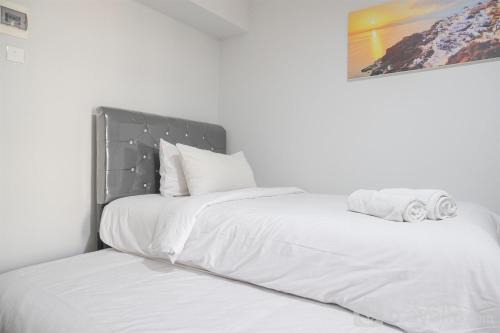 Kebagusan Wohnung | Modern and Restful Studio at Kebagusan City Apartment By Travelio