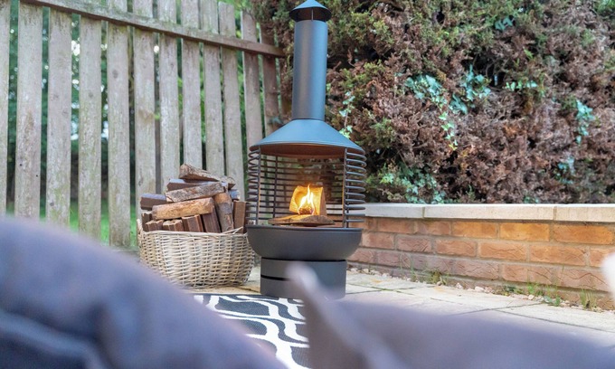 Thetford Haus | Modern and Spacious 4 Bedroom House with WiFi,Garden, Parking and Smart TV