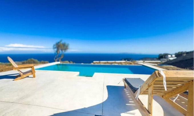 Malevizi Haus | Modern and stylish with sea view