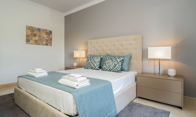 Alporchinhos Wohnung | Modernes Apartment - 1 Schlafzimmer - 4 Gäste - 5 Minuten zum Strand