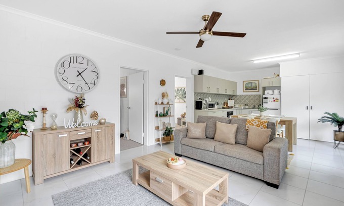 Westcourt Wohnung | Modern Apartment complete, Close to Amenities Free Wifi