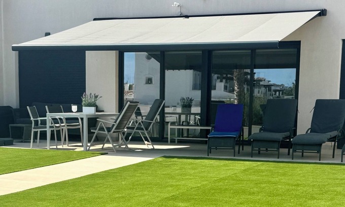 Torre-Pacheco Wohnung | Modern Apartment with Fabulous Golf Course Views