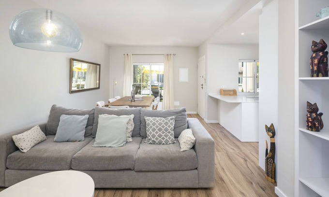 Benagil Haus | Modern apartment with sea views, terrace