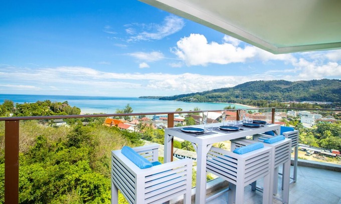 Kamala Eigentumswohnung | Modern apt, full sea View, 4 min walk to kamala beach, pick up Airport service