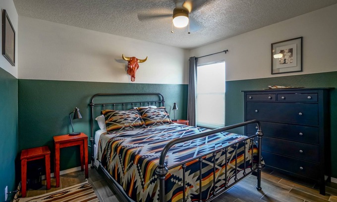 Mesa Del Sol Innovation Park Haus | Modern Art Filled Dog friendly home w/Grill