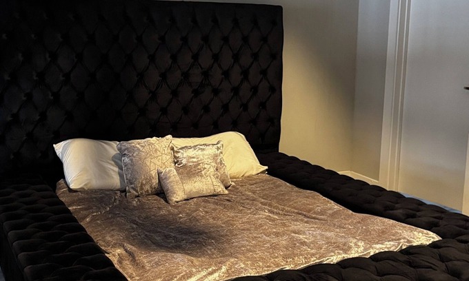 Atlantic Station Area Eigentumswohnung | Modern Atlantic Station Loft 2-Min Walk to Dining, Shopping, Gym & Theater