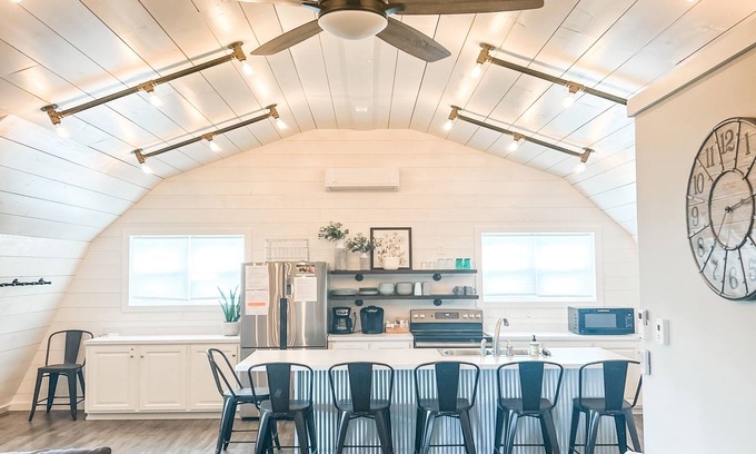 Millersburg Wohnung | Modern Barn Stay near Berlin-in Amish Country