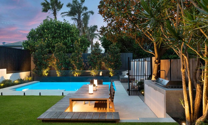 North Curl Curl Haus | Modern Beach House - 3 Minuten zu Fuß zum Strand und 9 Minuten zu Fuß zu den Geschäften / Restaurants