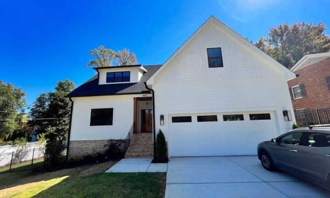 Greensboro Haus | Modern Bungalow 3 beds 3 baths