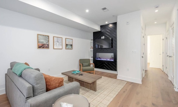 Southeast Hotel | Modern Capitol Hill Apartment with Balcony - 3 Min Walk to Metro!