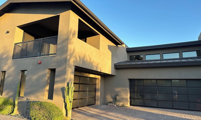 Cave Creek Haus | Modern Home 2 Min Walk to Town Center with Garage!