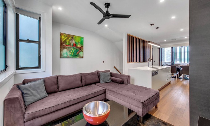 Bulimba Wohnung | Modern, chic 3BR townhouse in luxury complex, top location, free wifi