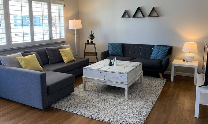 Northglenn Haus | Modern CO Home—Ideal for Exploring w/ New Kitchen!