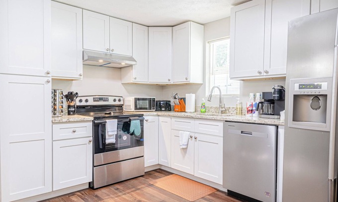 Columbus Haus | Modern Columbus Haven Military