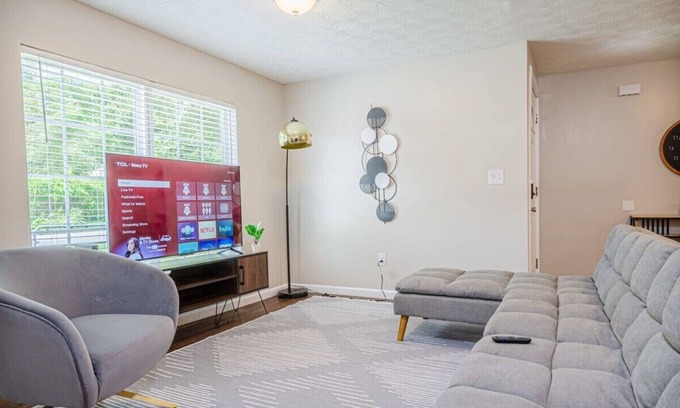 Columbus Haus | Modern Columbus Haven Military/Travel agents