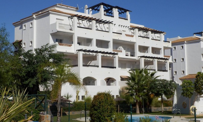 San Luis de Sabinillas Wohnung | Moderne, komfortable Wohnung im zweiten Stock mit Südbalkon