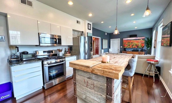 Avondale Eigentumswohnung | Modern Condo - Lux Upgraded Unit - No Pet Fees!