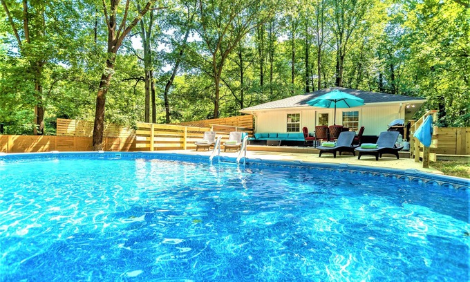 North Decatur Haus | Brandneu! Modern Contemporary 3 Zim. (4 Betten) Haus mit HotTub & Pool!