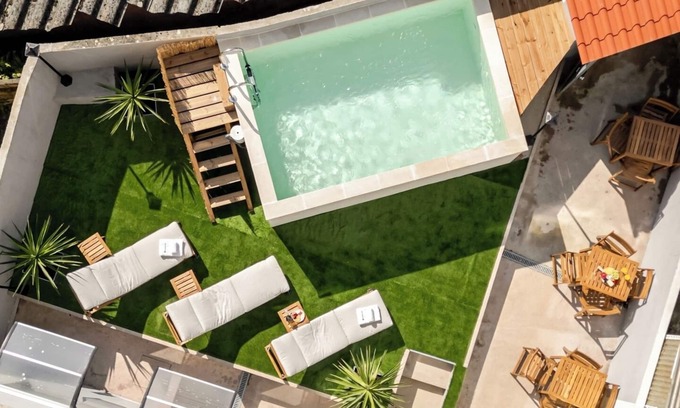 Sao Mamede de Infesta Wohnung | HostWise – Modern Flat with a Suite