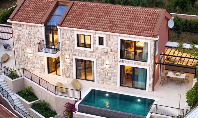 Slano Villa | Modern family house first row next to the sea