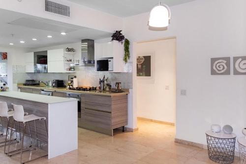 Shaba Wohnung | Modern Ground Level, 4 BR condo