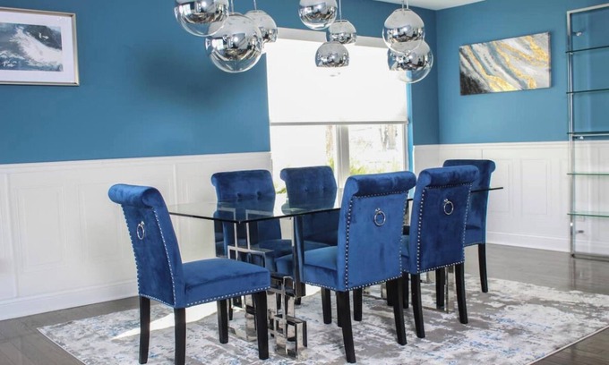 Shorewood Haus | Modern Home in Trendy Neighborhood 40 from Downtown Chicago