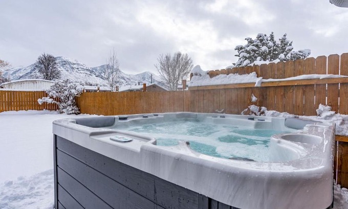 Hillcrest Haus | Modern home near UVU and BYU with hot tub and mountain views