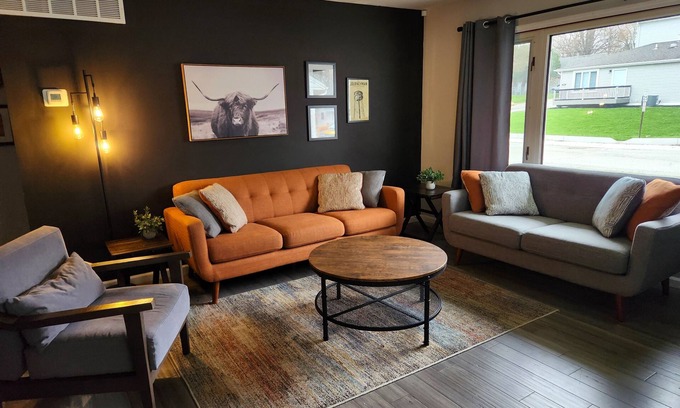 Valparaiso Haus | Modern Home, Sleeps 10, Near Downtown and VU, over 2000 sqft