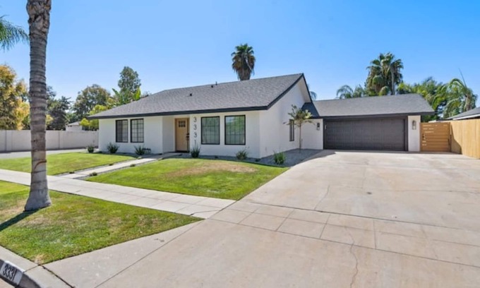 Clovis Haus | Modern Home W/ Pool & Game Room and More!