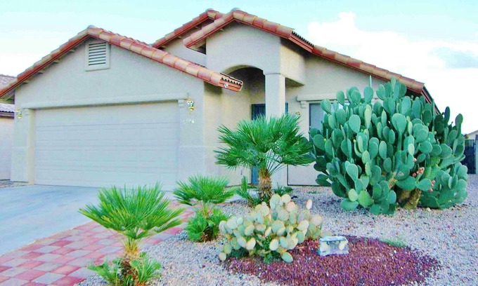 Sierra Vista Haus | Modernes Haus mit Pool + Spa + Blick auf die Berge