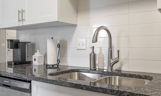 Springfield Wohnung | Modern homey Suite, close to all attractions in downtown Springfield. .