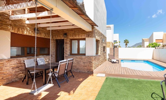 Durcal Hütte | Modernes Haus mit Schwimmbad, Garten, Bergblick und Grill