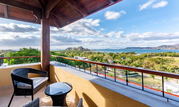 Playa Flamingo Haus | Modern, Immaculate Unit in Flamingo with Spectacular Ocean Views