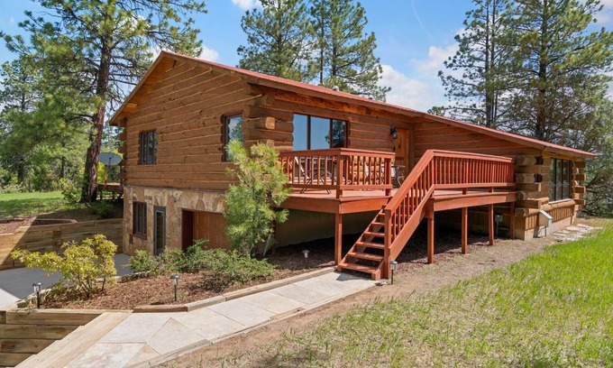 Durango Kabine | Modern Log Cabin, Great Deck, 10 min from Durango!