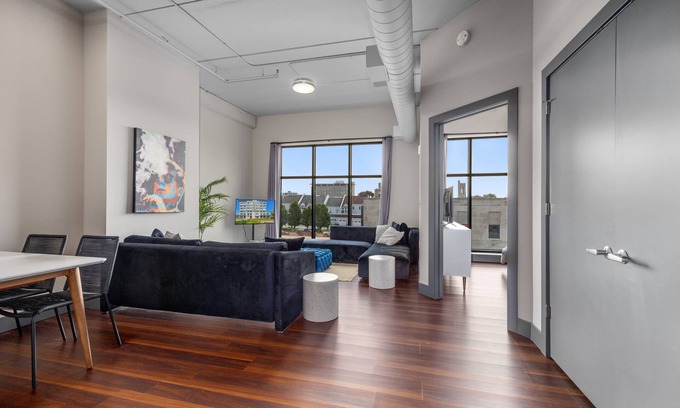 Nelson Wohnung | Modern Luxury, 1 bedroom in Downtown Muskegon- Leonard Luxury Apartments